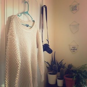 American Eagle Women’s Sweater